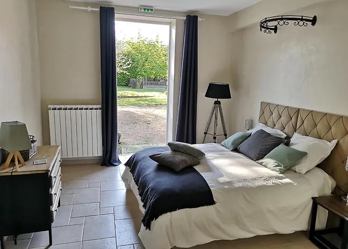 Bed & Breakfast La Ferme De Valeuse 3*