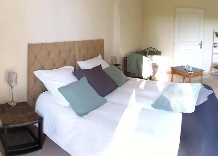 La Ferme De Valeuse Bed & Breakfast