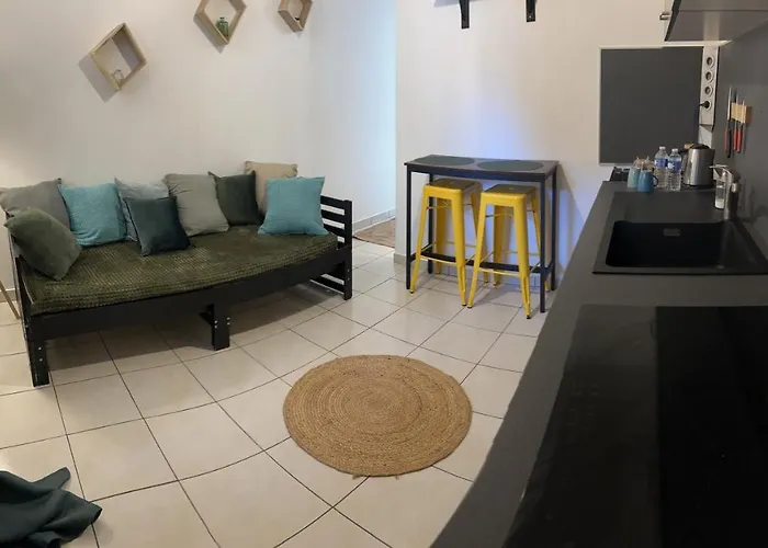 Bed & Breakfast La Ferme De Valeuse 3*